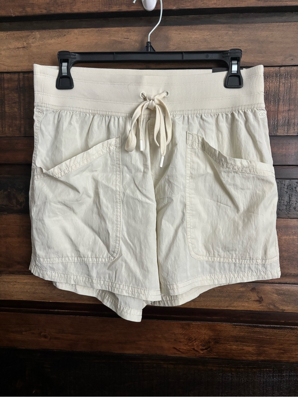 ✨NWT CALIA by Carrie Underwood Cream Drawstring Waist Athletic Shorts✨